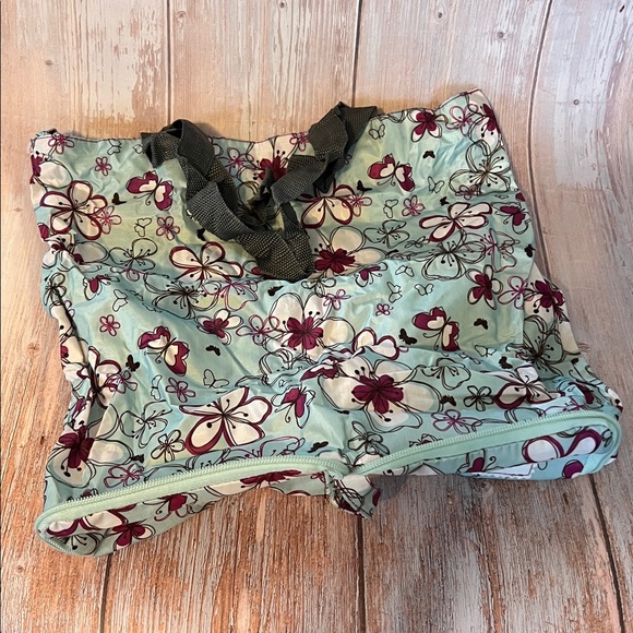 H&H Handbags - NWT H&H Top Lass Foldable Tote Bag "I'm a Hairdresser" Floral Butterfly